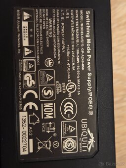 Ubiquiti PoE síťový adaptér injektor - 2