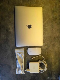 MacBook Pro 13,3" minimálně používaný+Apple myš - 2