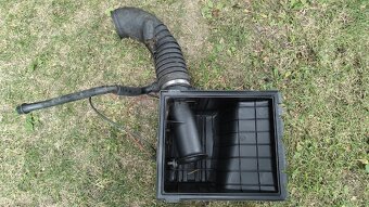 VW Passat B5 filtr box - 2