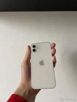 Apple iPhone 12 128 GB bílý - 2