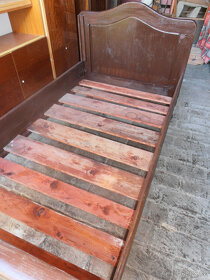 STAROŽITNÁ DŘEVĚNÁ POSTEL - 2