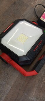 Stavební Led světlo aku - 2