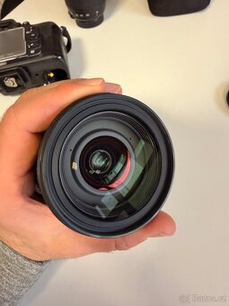 Objektiv Sigma 18-50mm jako nový - 2