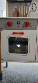 Dětská dřevěná kuchyňka s příslušenstvím - 2