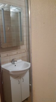 Umývadlo se skříňkou - 2