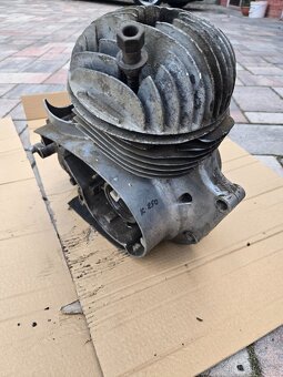 motor Jawa kývačka 250 - 2