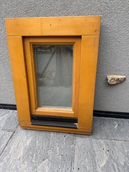 Prodám nové  dřevěné okno - 2