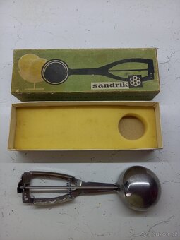 Naběračka na zmrzlinu - 2