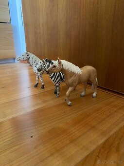 schleich 8 - 2