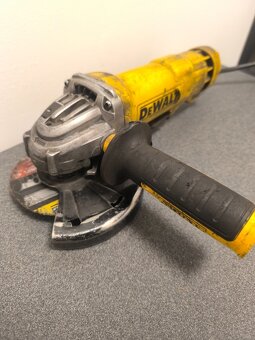 Dewalt DWE4233 Úhlová Bruska - 2