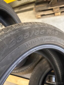 Sada letnich pneu 235/55R18 - 2