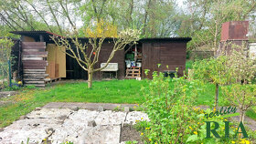 Nymburk"Na Žábě" rekreač. chata v kolonii,pozemek 372m2 - 2