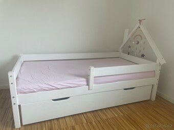 Dětská postel se zábranou,úložním prosorem pčetně madrace - 2