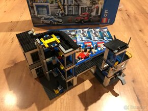 Lego City 60141 Policejní stanice - 2