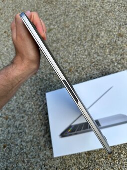 MacBook Pro 13, touch BAR, 500GB SSD - 2