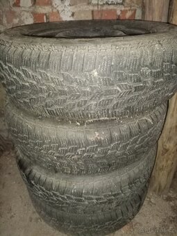 Prodám pneu zimní 175/70R13 - 2