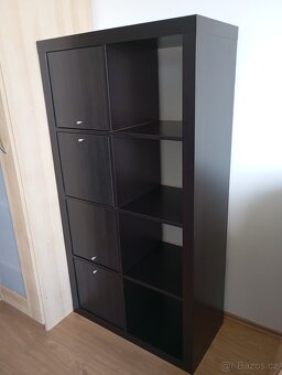 Knihovna/regál Ikea - s dvířky - 2