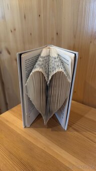 Dekorace ze starých knih a papíru, bookart - 2