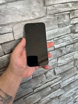 iPhone 15 - 2