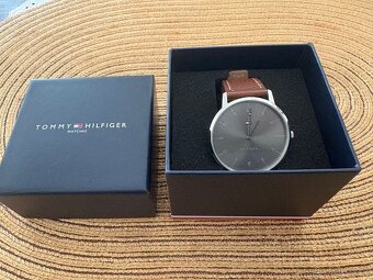 Panské hodinky Tommy Hilfiger top stav - 2