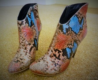 LUXUSNÍ KOZAČKY, kožené, zakoupeno v Italii - 2