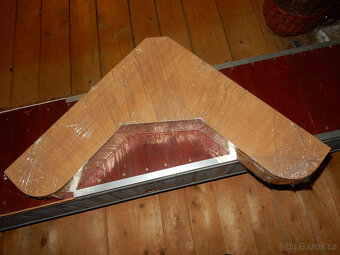 Prodám různé rohové poličky z lamina - 2