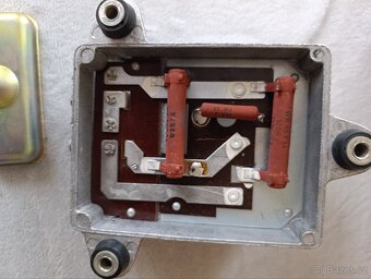 Tatra 148 relé dobíjení - 2