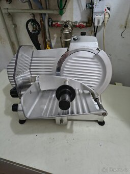 Nářezak kráječ - 2