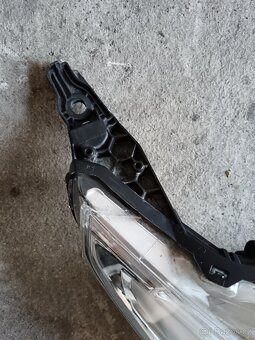 Světlo Peugeot 208 facelift - 2