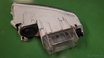 Š. Octavia 2 předface Pravý xenon - 2