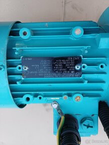 elektromotor z převodovkou - 2