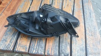 Přední světla Yaris - 2