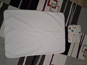 Přikrývka a polštářek set do kočárku - 2