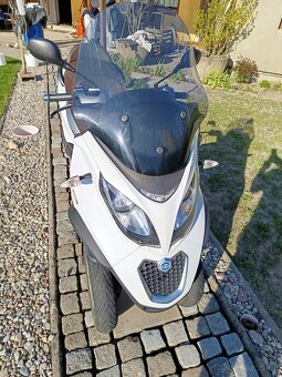 Piaggio MP3 - 2