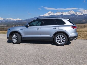 Volkswagen Touareg - 2