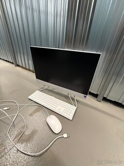 HP 23,8" all-in-one - bílá - 2