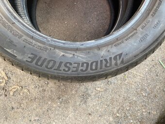 Bridgestone 225/55 r17 - 2