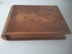 Historická dřevěná kniha se zásuvkou - 2