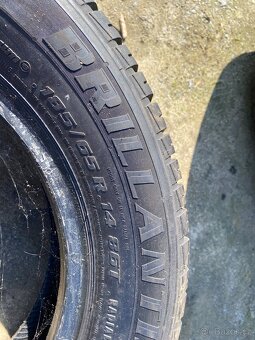 Pneu 185/65 R14 - 2