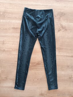 Koženkové kalhoty Calzedonia - 2