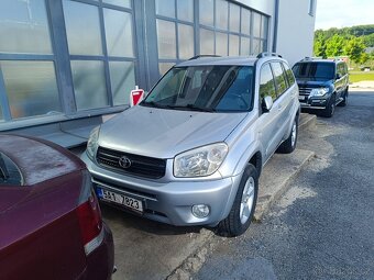 Toyota RAV4 r.v 2.0 benzín r.v 2006 - 2