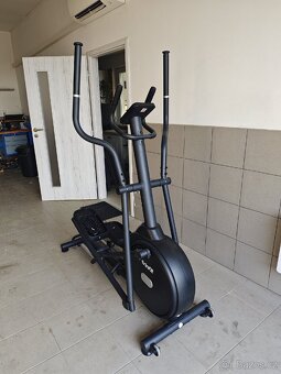 TRINFIT Monta C450i je vysoce kvalitní eliptický trenažér - 2