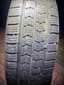 4 plechové 16" disky na VW T5, jeden komplet zimní pneu - 2