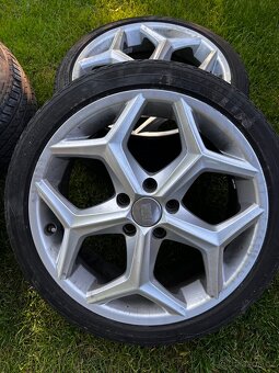 RH kola 225/40 R18 - 2