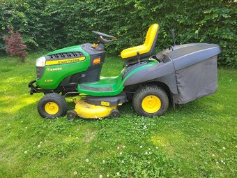 Zahradni traktor John Deere X155R - 2