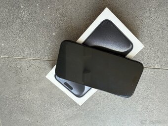 iPhone 15 Pro 256GB - 2