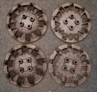 Poklice plastové Kia 15" - 2