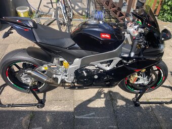 Aprilia RSV4 - 2