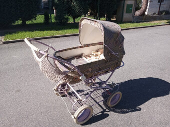 kočárek Liberta 90.léta v barvě lila - 2