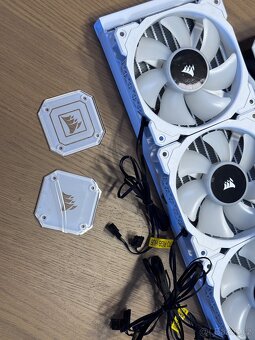 Corsair iCUE H150i Elite Capellix White 360mm + Commander - 2